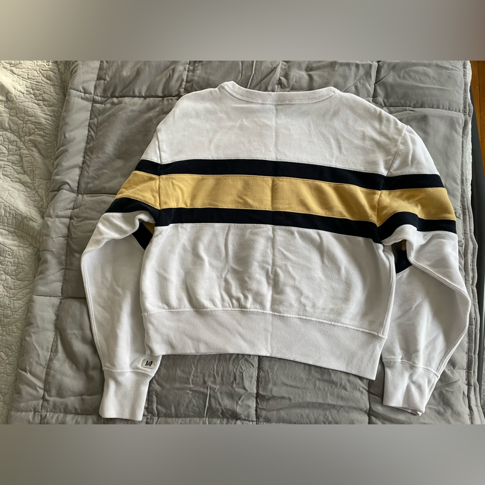 A&F Sweatshirt - Picture 3 of 4